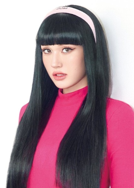 Jeon Somi photo