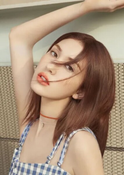Jeon Somi photo