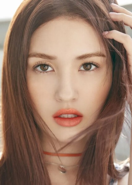 Jeon Somi photo