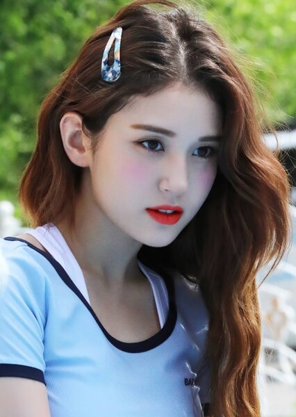 Jeon Somi photo
