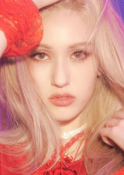Jeon Somi photo