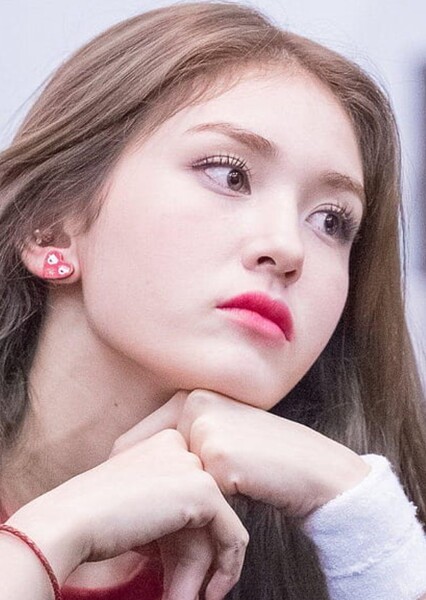 Jeon Somi photo
