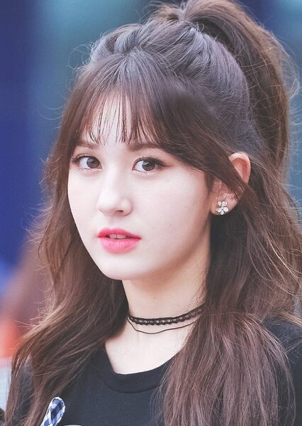 Jeon Somi photo