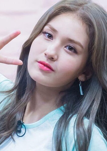 Jeon Somi photo