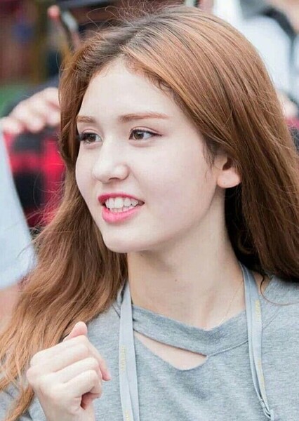 Jeon Somi photo