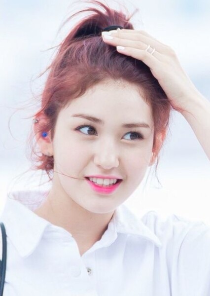 Jeon Somi photo