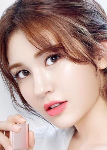 Jeon Somi photo