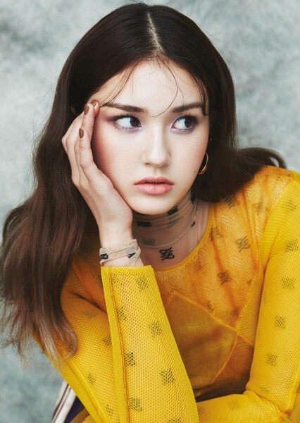 Jeon Somi photo