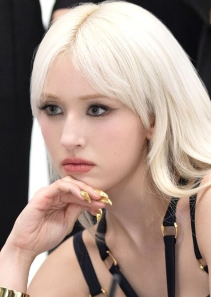 Jeon Somi photo