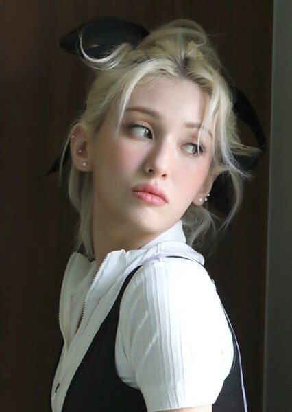Jeon Somi photo