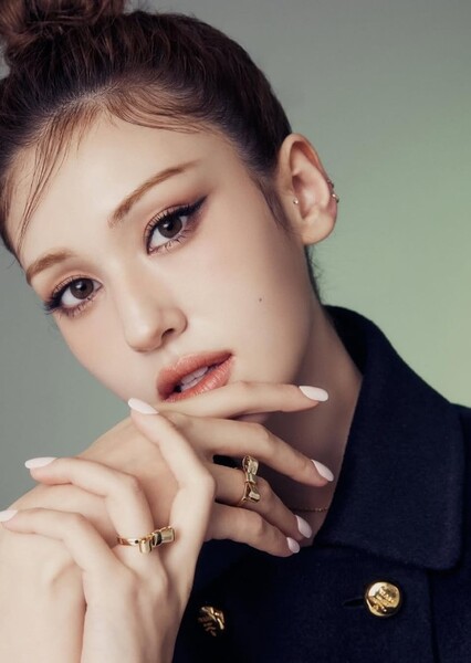 Jeon Somi photo