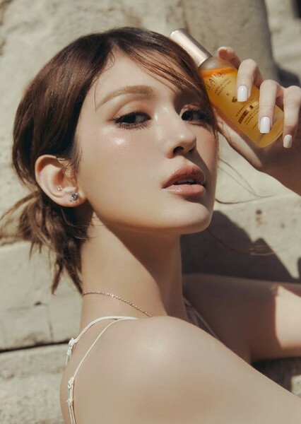 Jeon Somi photo