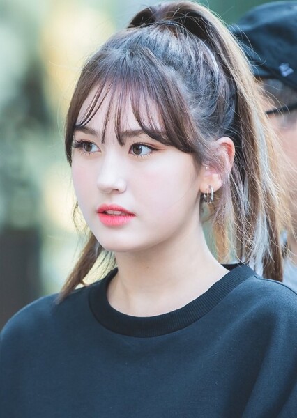 Jeon Somi photo