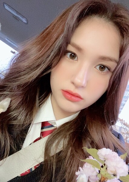 Jeon Somi photo