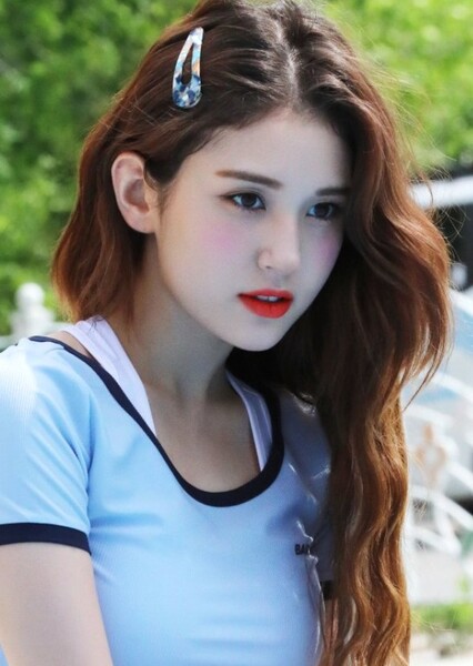 Jeon Somi photo