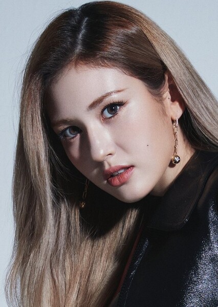 Jeon Somi photo