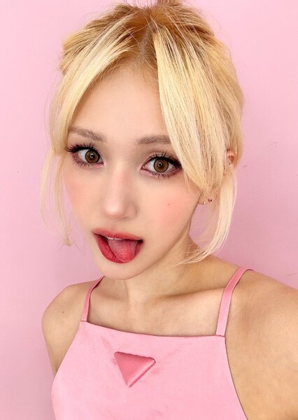 Jeon Somi photo