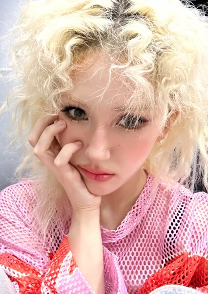 Jeon Somi photo
