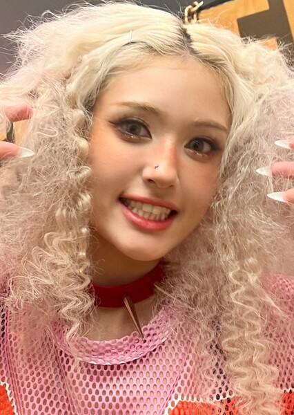 Jeon Somi photo