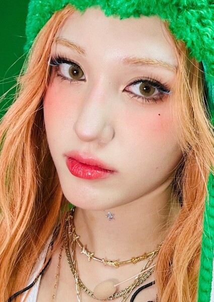Jeon Somi photo