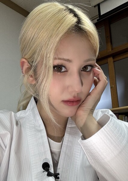 Jeon Somi photo