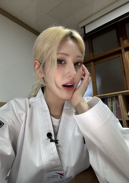 Jeon Somi photo