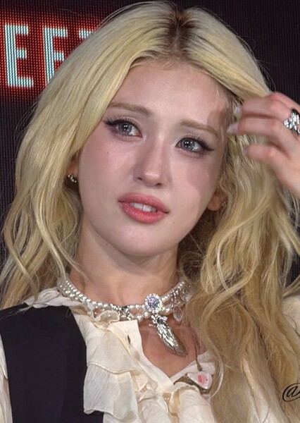 Jeon Somi photo