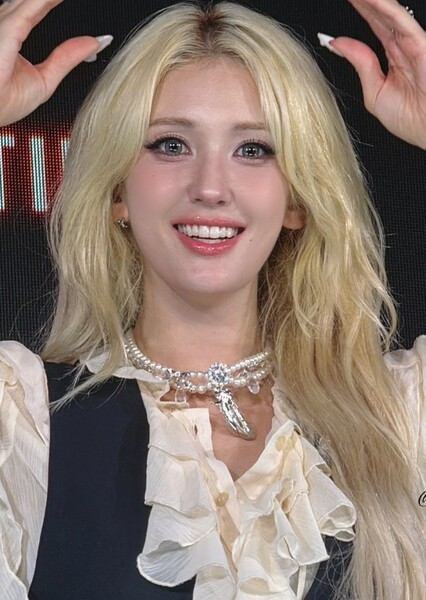 Jeon Somi photo