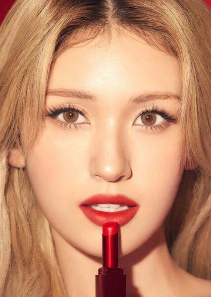 Jeon Somi photo