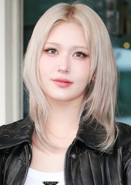 Jeon Somi photo