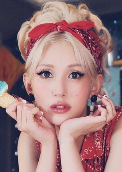 Jeon Somi photo