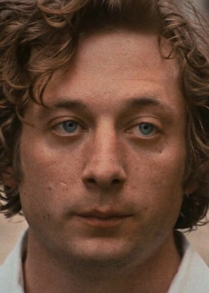 Jeremy Allen White photo