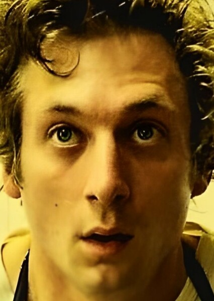 Jeremy Allen White photo