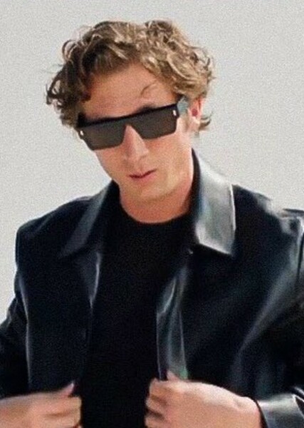 Jeremy Allen White