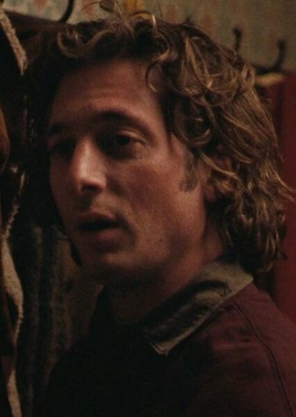 Jeremy Allen White photo