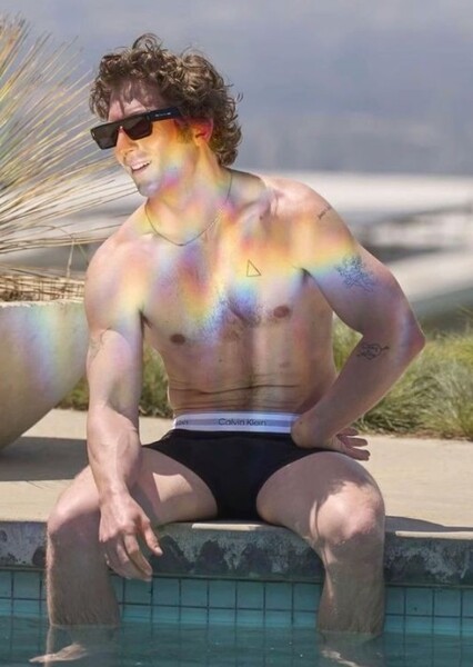 Jeremy Allen White photo