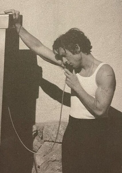 Jeremy Allen White photo