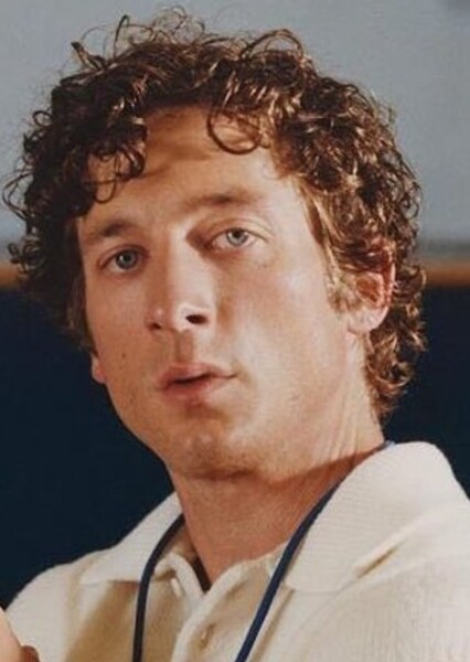 Jeremy Allen White photo