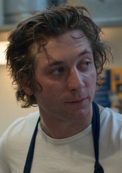 Jeremy Allen White photo