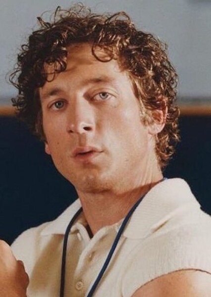 Jeremy Allen White photo