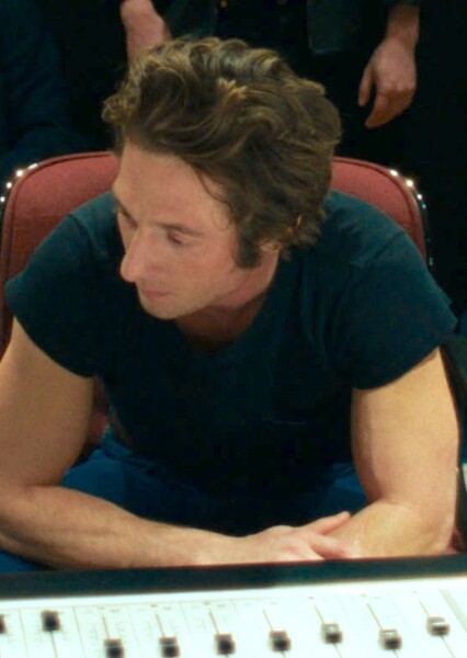 Jeremy Allen White photo