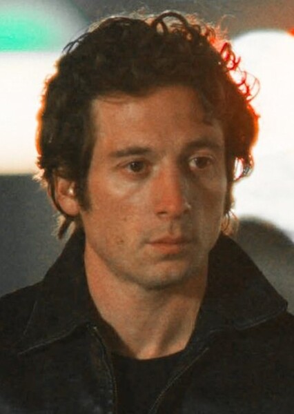 Jeremy Allen White photo