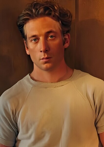 Jeremy Allen White photo