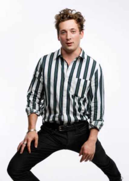 Jeremy Allen White photo