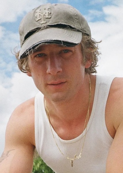 Jeremy Allen White photo