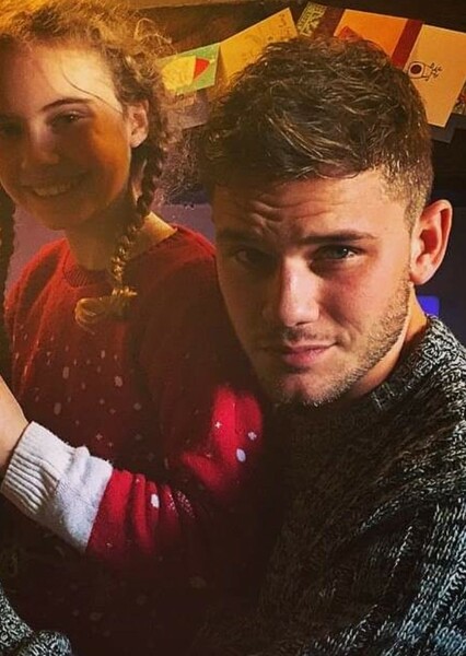 Jeremy Irvine photo