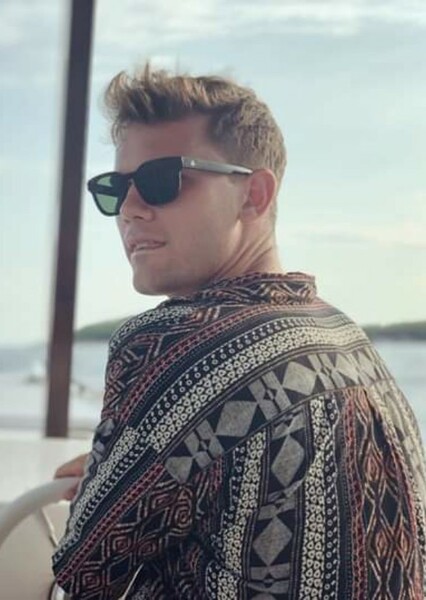 Jeremy Irvine photo