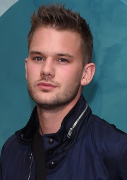 Jeremy Irvine photo