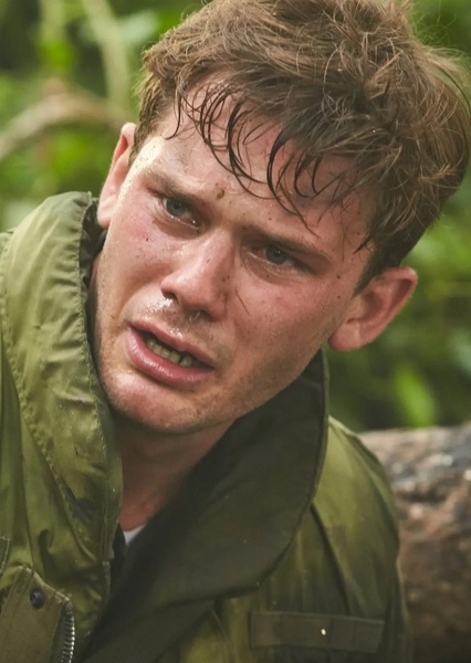 Jeremy Irvine photo