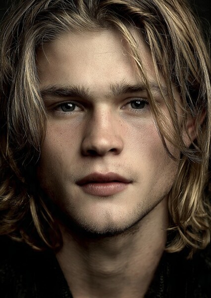 Jeremy Irvine photo